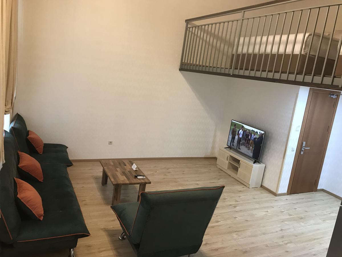 Full Comfort Apartment On Aghmashenebeli Tbilisi Zewnętrze zdjęcie